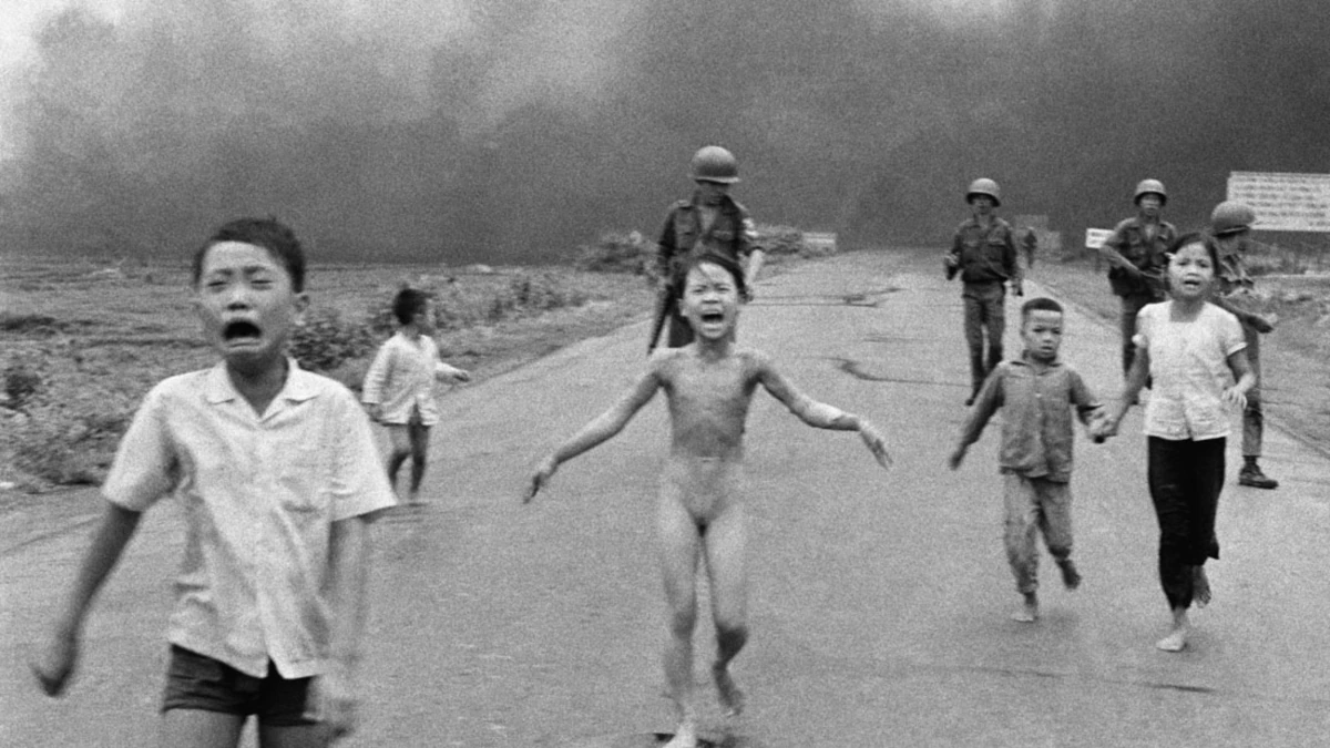 A photo that stopped the war: the story of the fateful photo “Napalm in Vietnam”