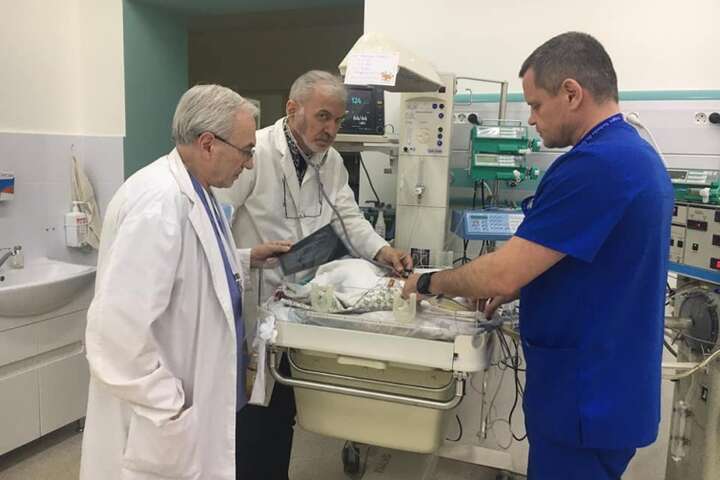 Doctors of Lviv’s Okhmatdyt performed a unique operation on a three-day-old baby