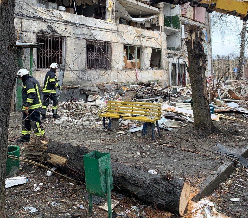 На Харківщині рятувальники виявили 6 загиблих і двох постраждалих від обстрілів