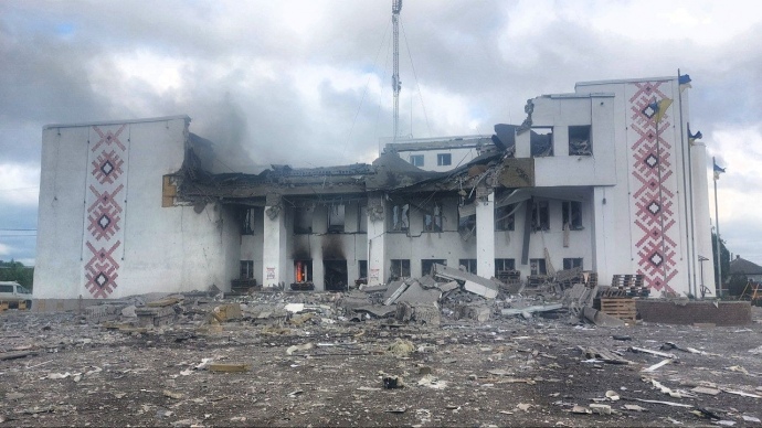 The enemy struck the suburbs of Kharkiv – the humanitarian center was destroyed