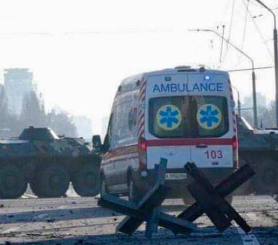 Російські окупанти за місяць війни в Україні пошкодили 117 лікарень та обстріляли 65 “швидких”