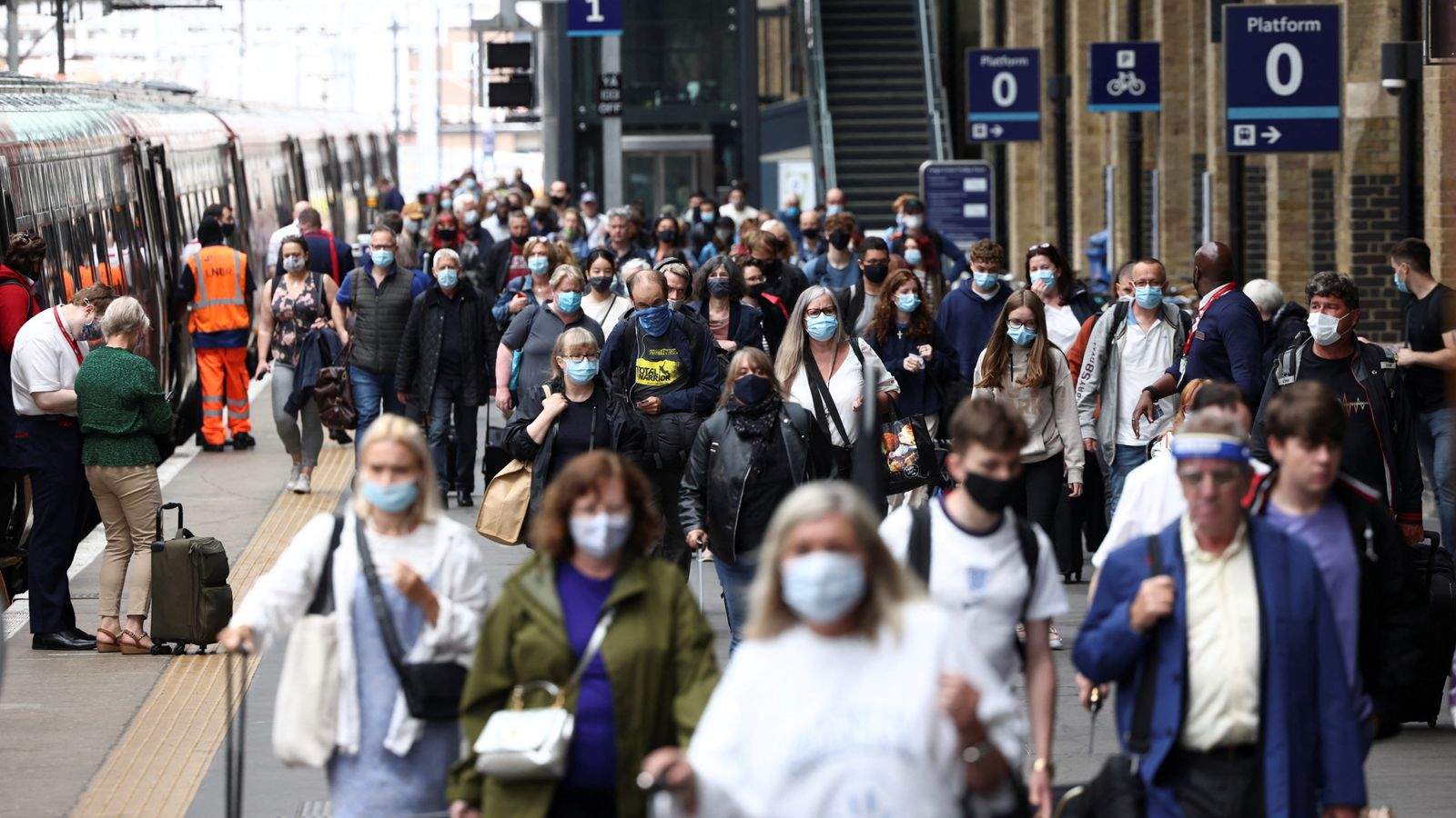 The World Health Organization calls for the return of the mask regime